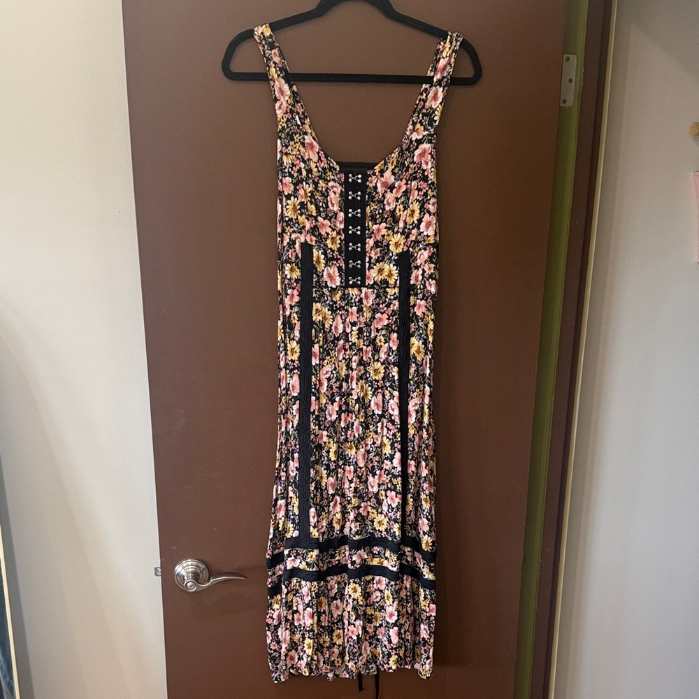 Forever 21 Corset Lace-Up Back Floral Midi Dress